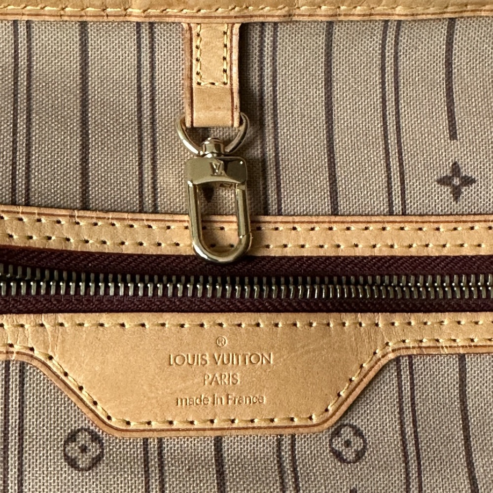 Authentic Louis Vuitton Monogram Never Full GM Shoulder Bag. - Picture 13 of 17